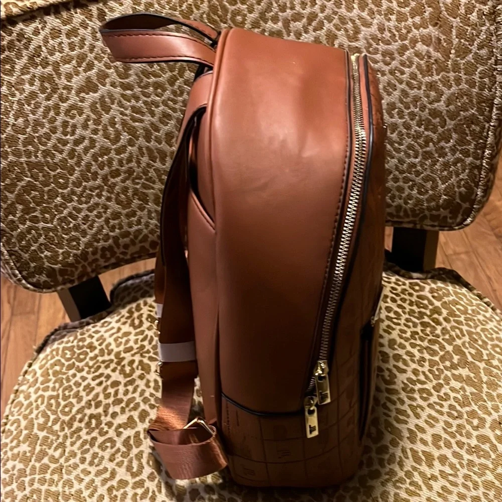 London Fog Tan Backpack with Sleek Design - Picture 5 of 6